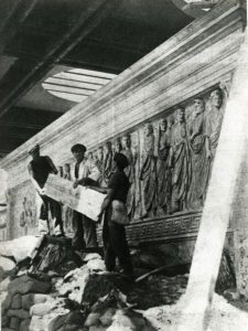 Second World War. The Ara Pacis protected against allied bombing - DZ07772