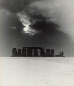 Bill Brandt, Stonehenge sotto la neve, 1947 - 0150801