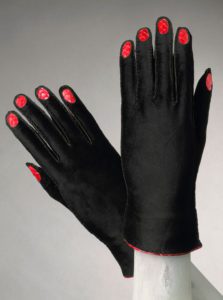 Elsa Schiaparelli, Woman's Gloves. Winter 1936-37, Philadelphia Museum of Art, Filadelfia, USA