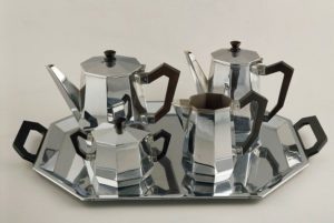 Servizio da te' e caffe' in argento. Produzione Alessi, 1935-37. Archivio Storico Alessi, Crusinallo, Italia