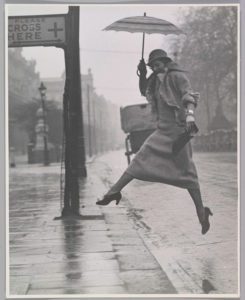 Martin Munkacsi, Modella che salta, anni 1930. Metropolitan Museum of Art, New York, USA