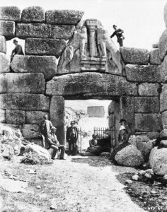 Wilhelm Dörpfeld and Heinrich Schliemann at the Lion Gate of Mycenae - H751562