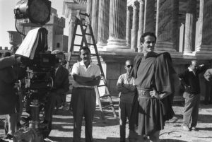 Alberto Sordi and Vittorio Gassman on the movie set of 'Una vita difficile' - 11/10/1961 - L314000