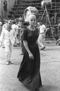 Virna Lisi sul set del film 'Romolo e Remo' . 1961