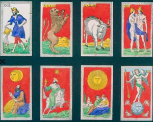 Simboli di astrologia. Otto carte da un mazzo di tarocchi con simboli astrologici.