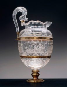 Annibale Fontana, Goldsmith's art, Italy, 16th century. Engraved rock crystal pitcher with enamelled gold bands - DA54272