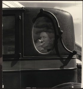 Dorothea Lange, Corteo funebre, fine di un'era in una piccola citta' a valle, California, 1938 - 0135156