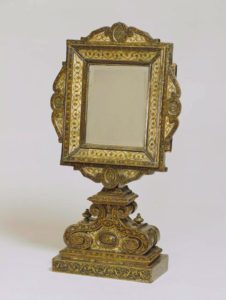 Mirror and mirror stand. Venice, Italy, c.1590 - VA03792