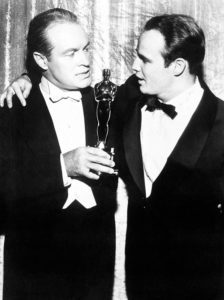 The American Actor Marlon Brando With The Artist Bob Hope At The Oscars Ceremony - X071325