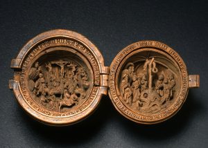 Prayer nut, boxwood, early 16th century, Netherlands. Gemaeldegalerie Alte Meister - Staatliche Kunstsammlungen - Dresden, Germany - B017772