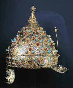Copper and gold helmet with turquoise and rubies, which belonged to the Sultan Suleyman the Magnificent (1494-1566). Goldsmith art, Ottoman civilisation, 16th century. Topkapi Museum, Istanbul, Turkey - DE31015