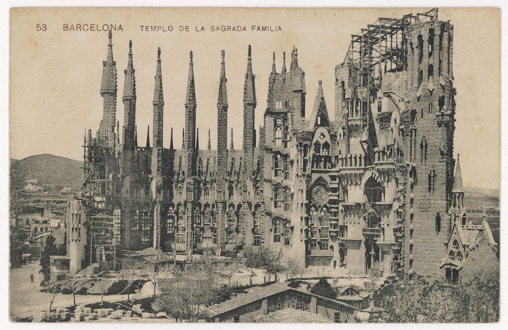 E049899 - Barcellona: la Sagrada Familia di Gaudí in fase di costruzione  - Cartolina postale del 1910 circa 